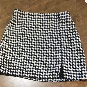Houndstooth Mini Skirt